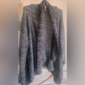 Mudd black & white Open Front waterfall Cardigan XL